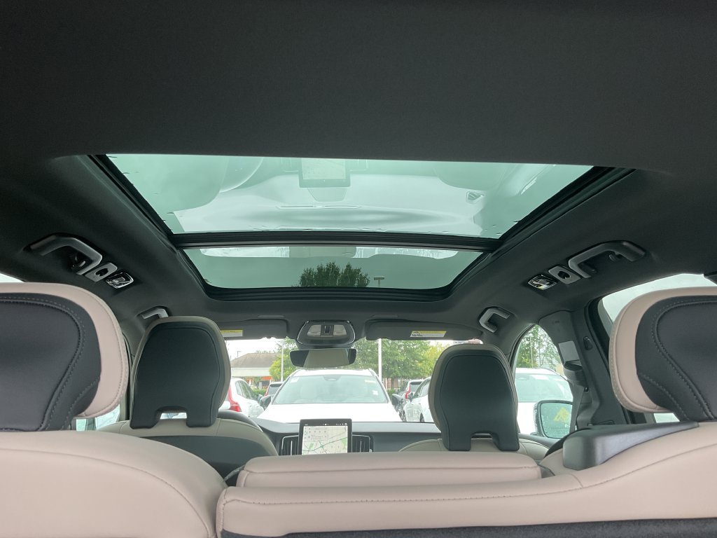 New 2027 Volvo XC60 B5 Core AWD/4WD image 25