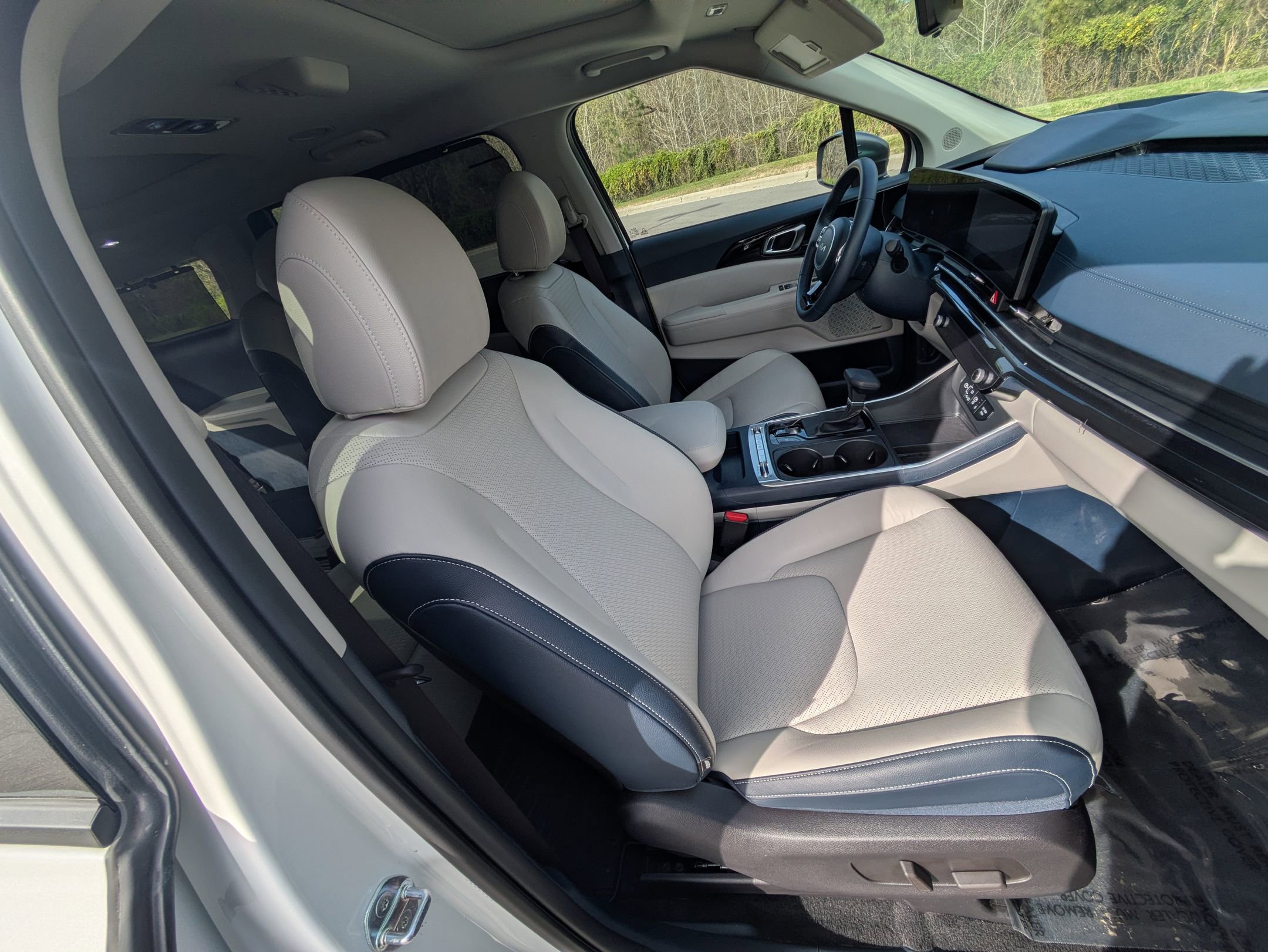 Used 2025 Kia Carnival SX Prestige image 31