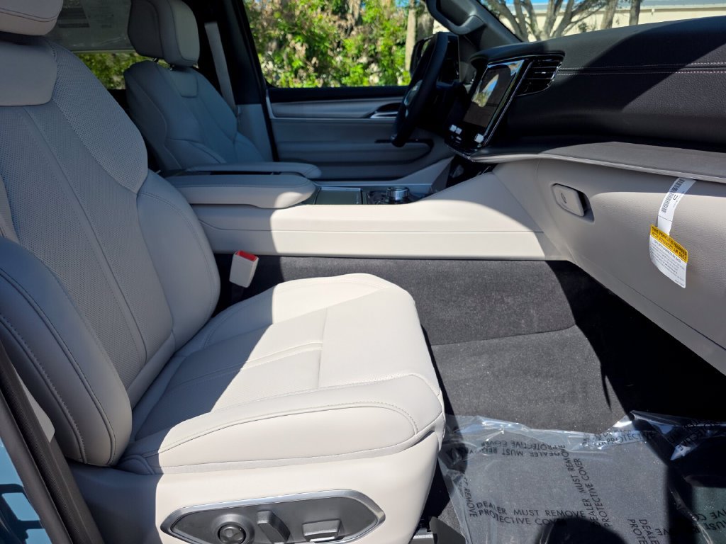 New 2027 Jeep Grand Wagoneer 4WD image 15