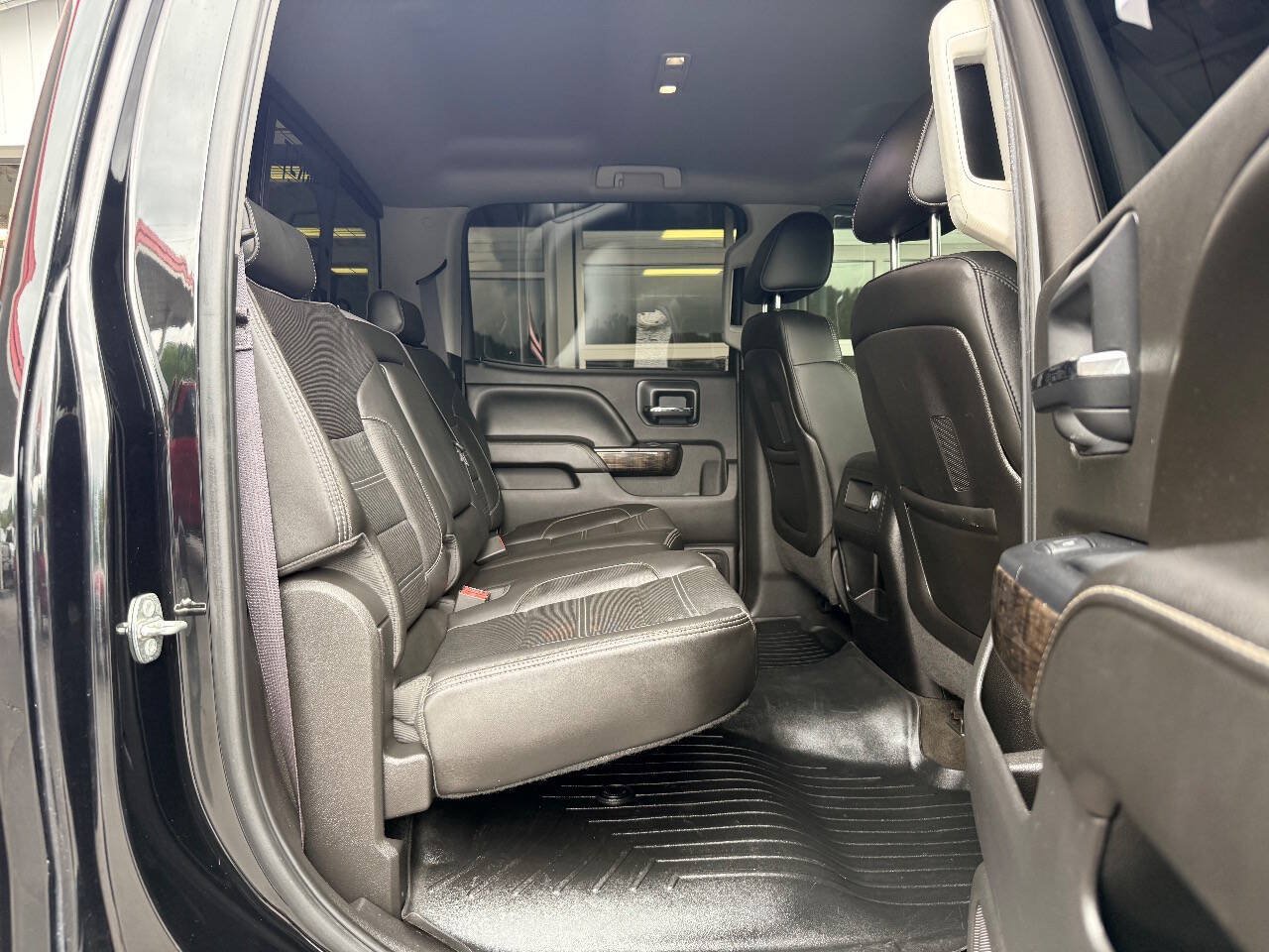 Used 2015 GMC Sierra 2500 Denali w/ Duramax Plus Package AWD/4WD image 39