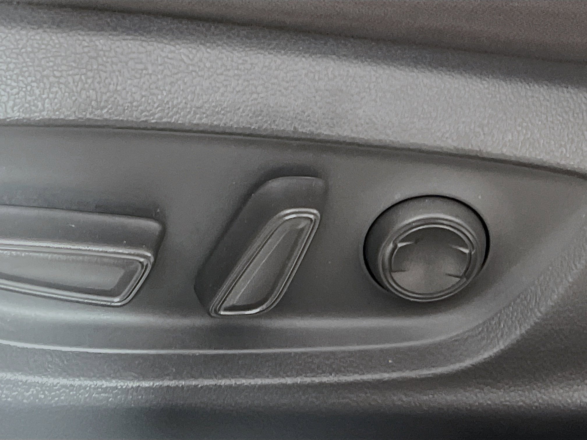 Used 2018 Toyota Camry LE image 16