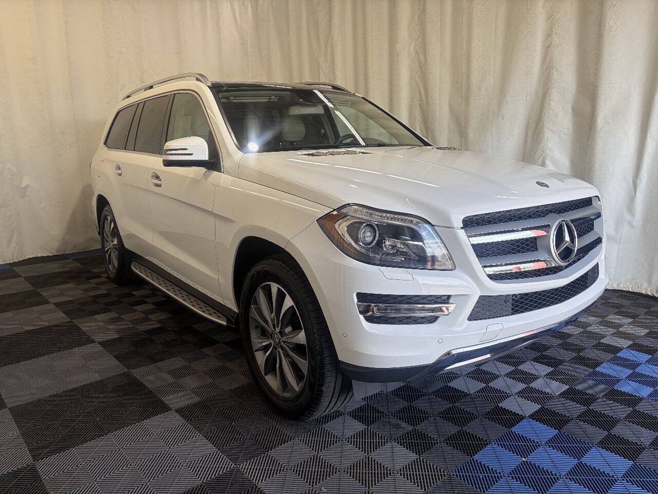 Used 2016 Mercedes-Benz GL 450 4MATIC image 3