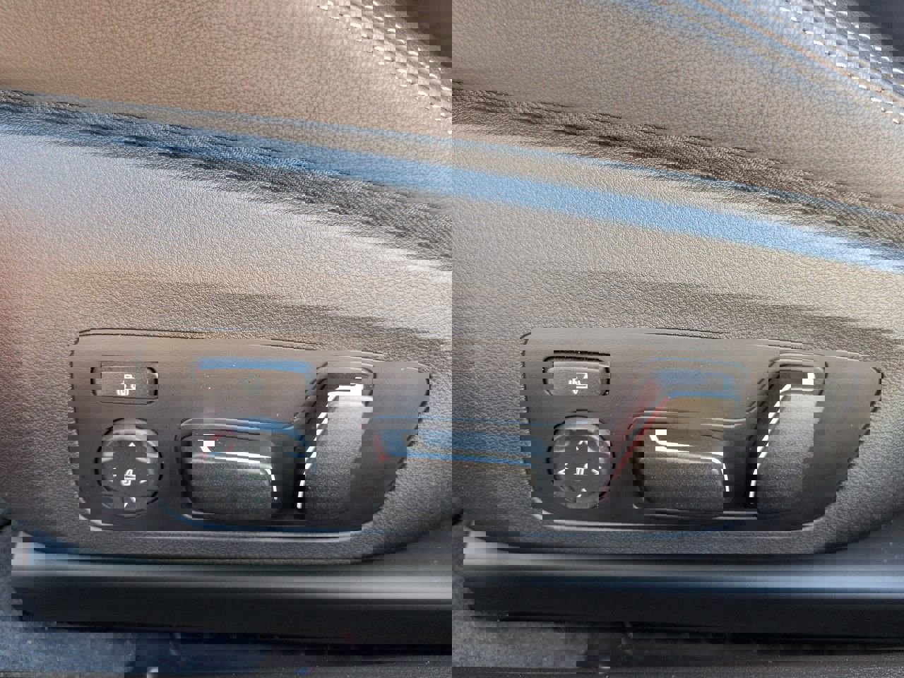 Used 2024 BMW M2 w/ Lighting Package image 16