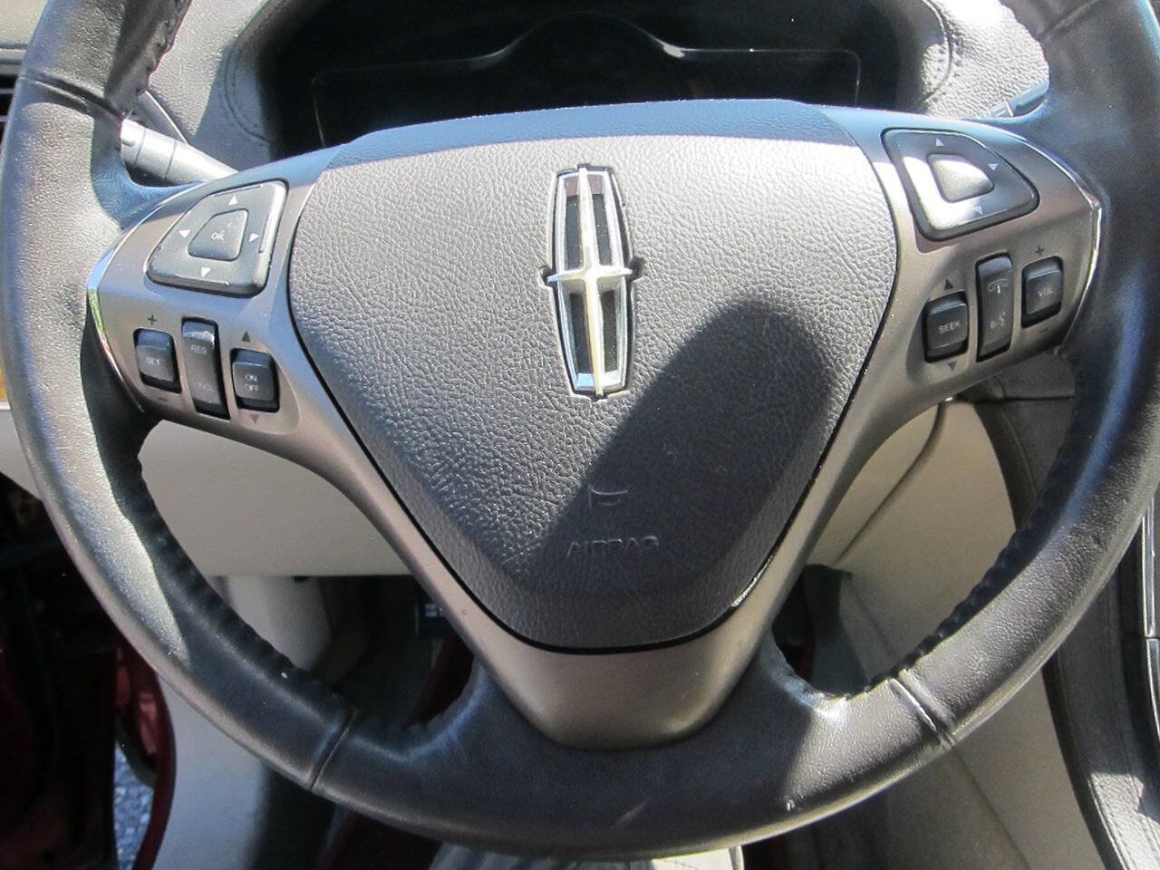 Used 2014 Lincoln MKX AWD w/ Equipment Group 102A image 13