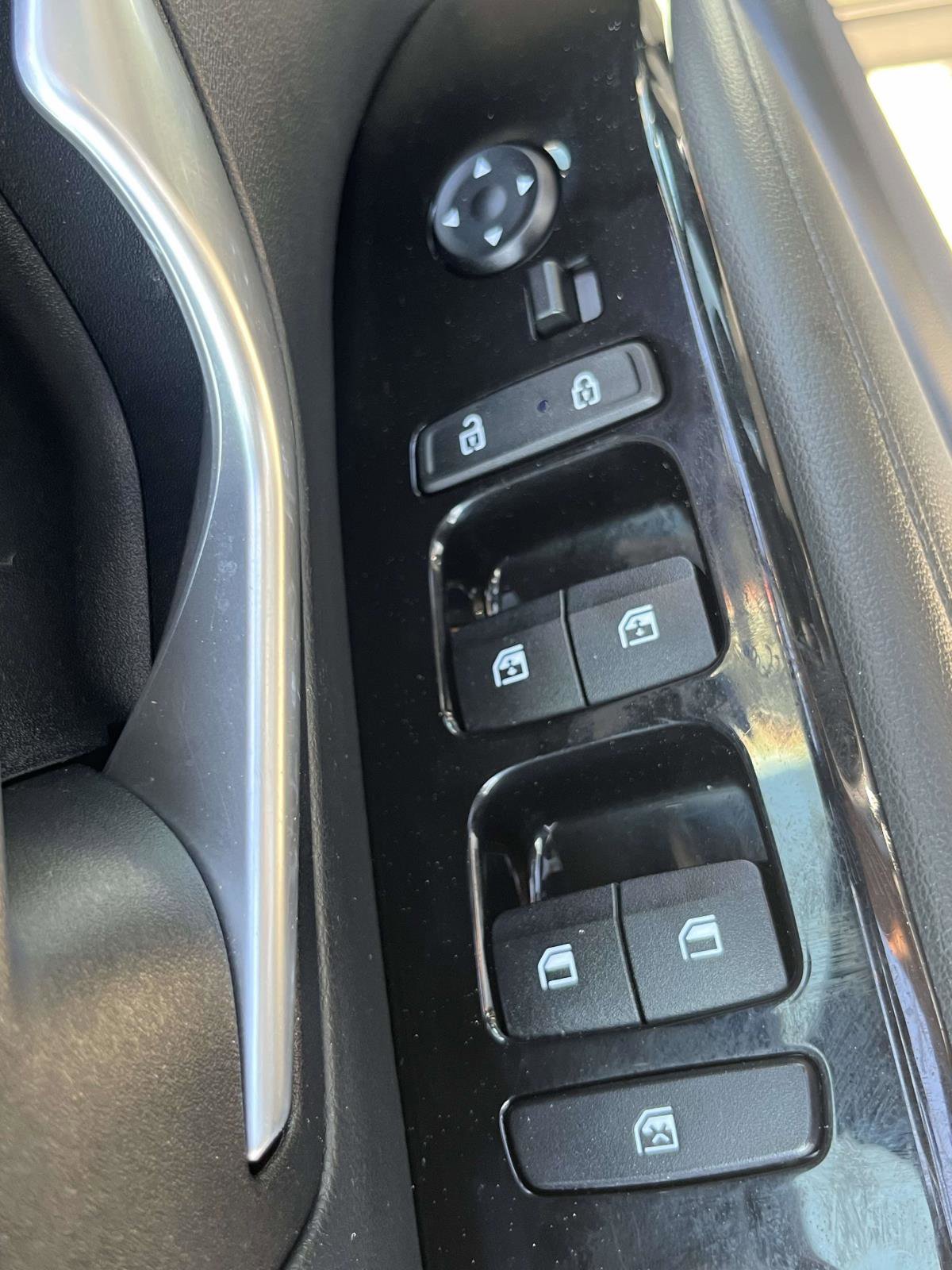 Used 2022 Hyundai Santa Cruz Limited image 11