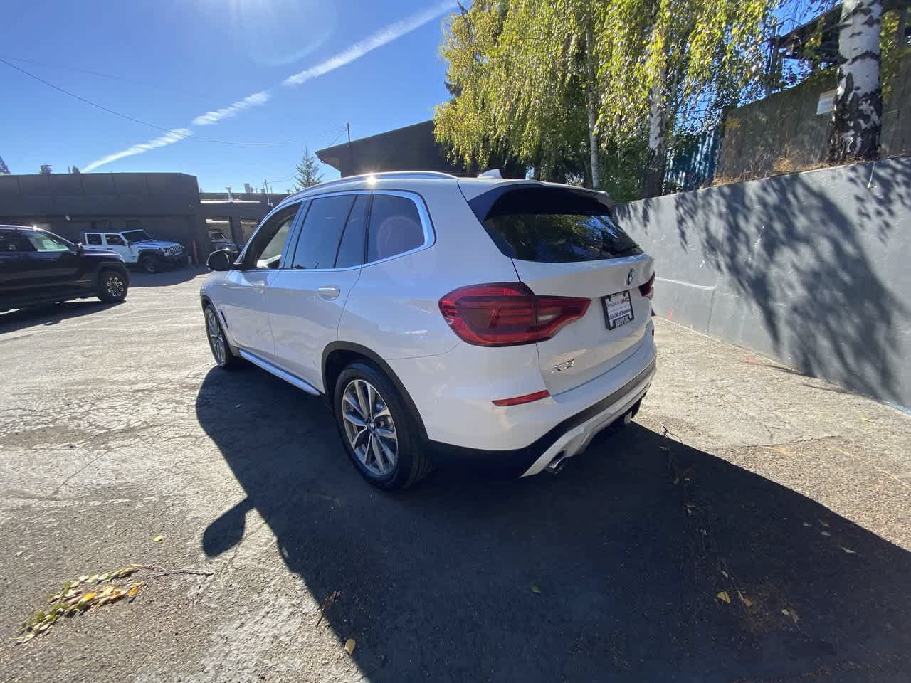 Used 2018 BMW X3 xDrive30i w/ Convenience Package AWD/4WD image 4