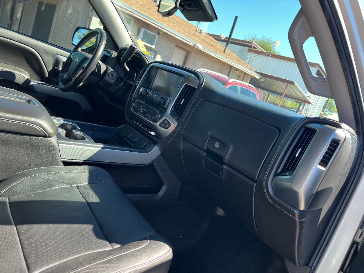 Used 2015 Chevrolet Silverado 1500 LTZ Z71 w/ LTZ Plus Package AWD/4WD image 34