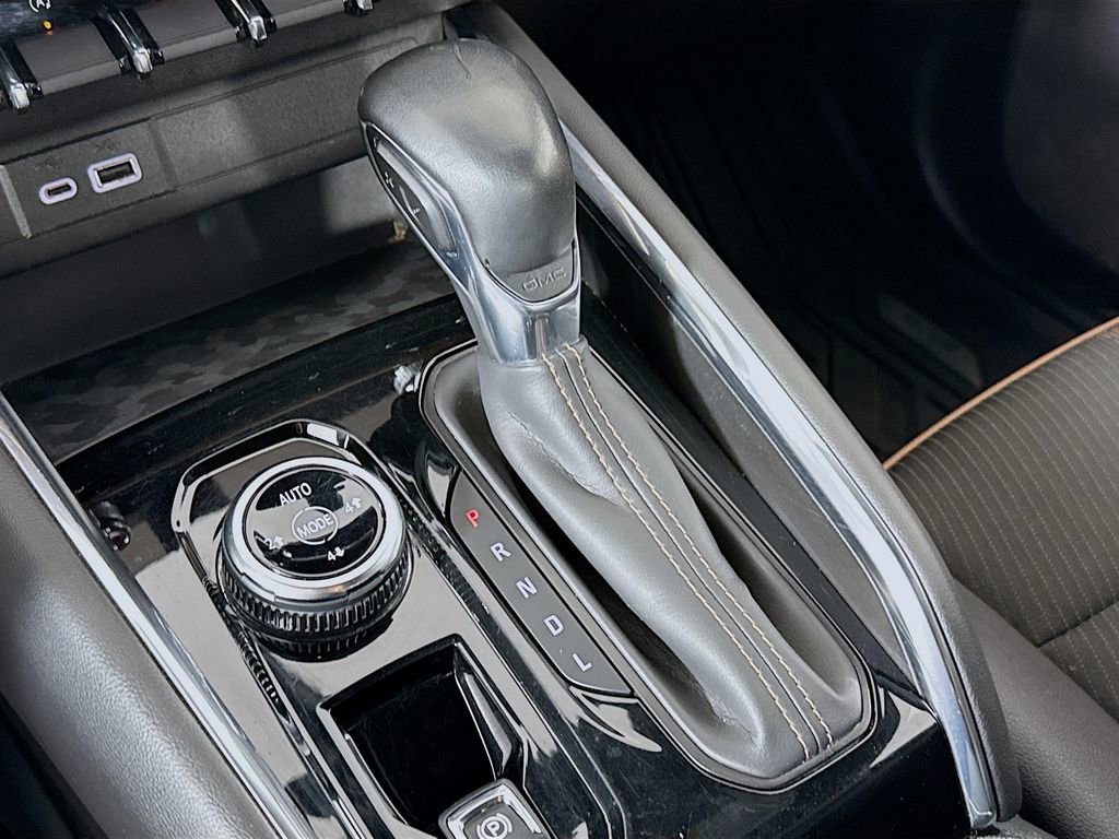 Used 2023 GMC Canyon AT4 image 17