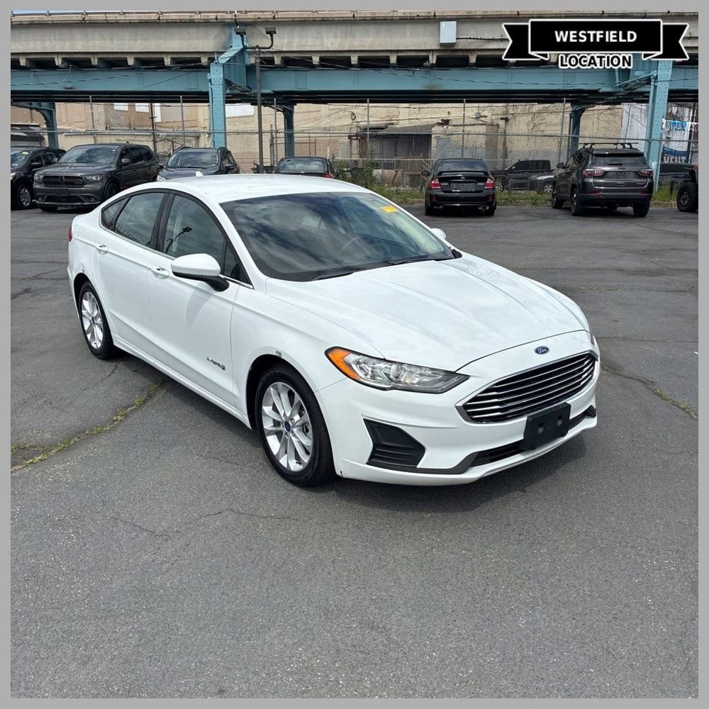 Used 2019 Ford Fusion SE FWD image 1