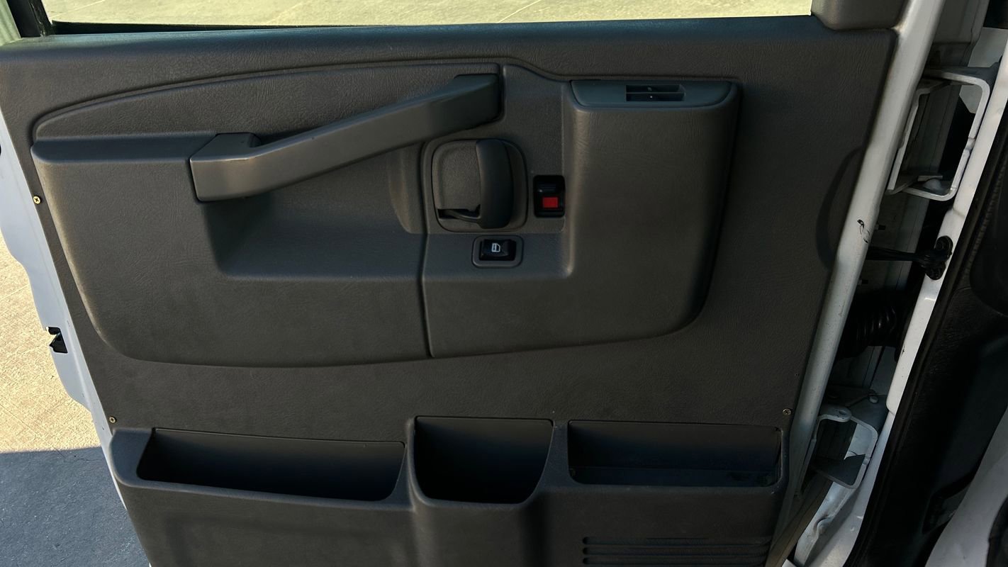 Used 2019 Chevrolet Express 3500 w/ Power Convenience Package image 21