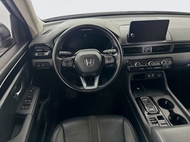 Used 2025 Honda Pilot EX-L image 4