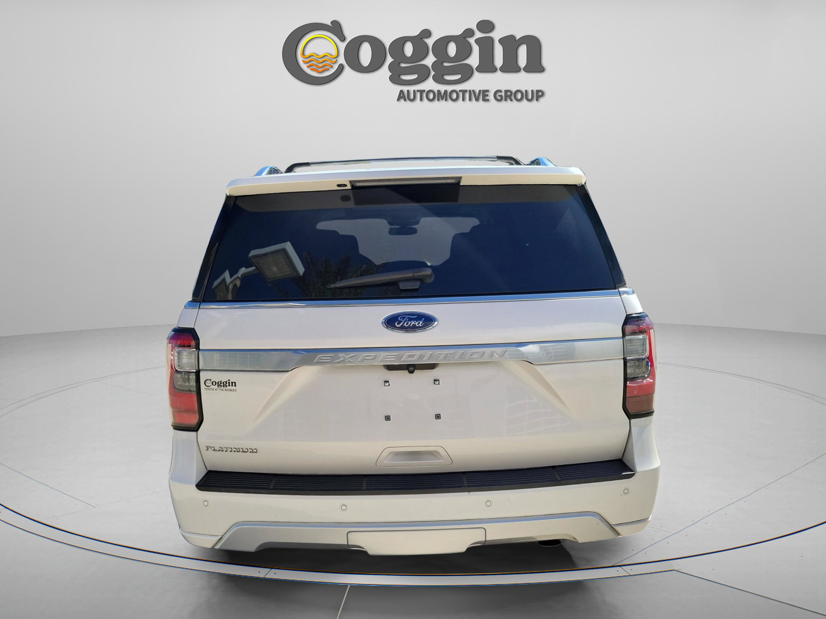 Used 2019 Ford Expedition Platinum RWD image 3