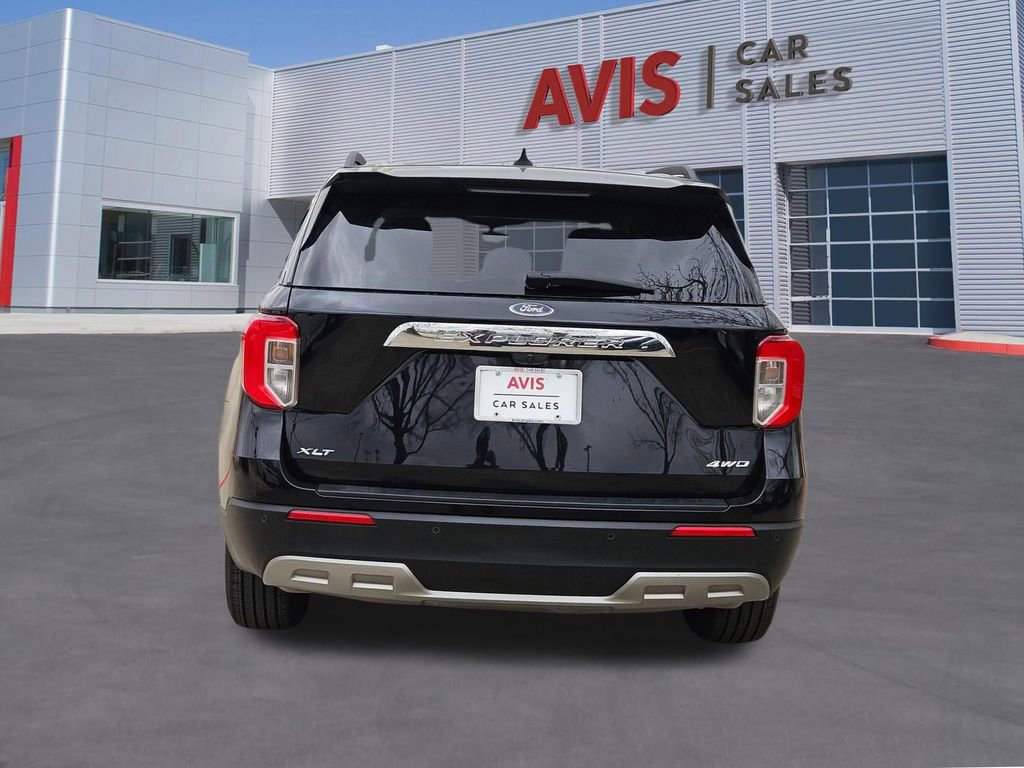 Used 2024 Ford Explorer XLT w/ Equipment Group 202A image 5