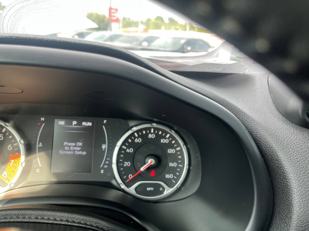 Used 2019 Jeep Renegade Latitude w/ Cold Weather Group AWD/4WD image 12