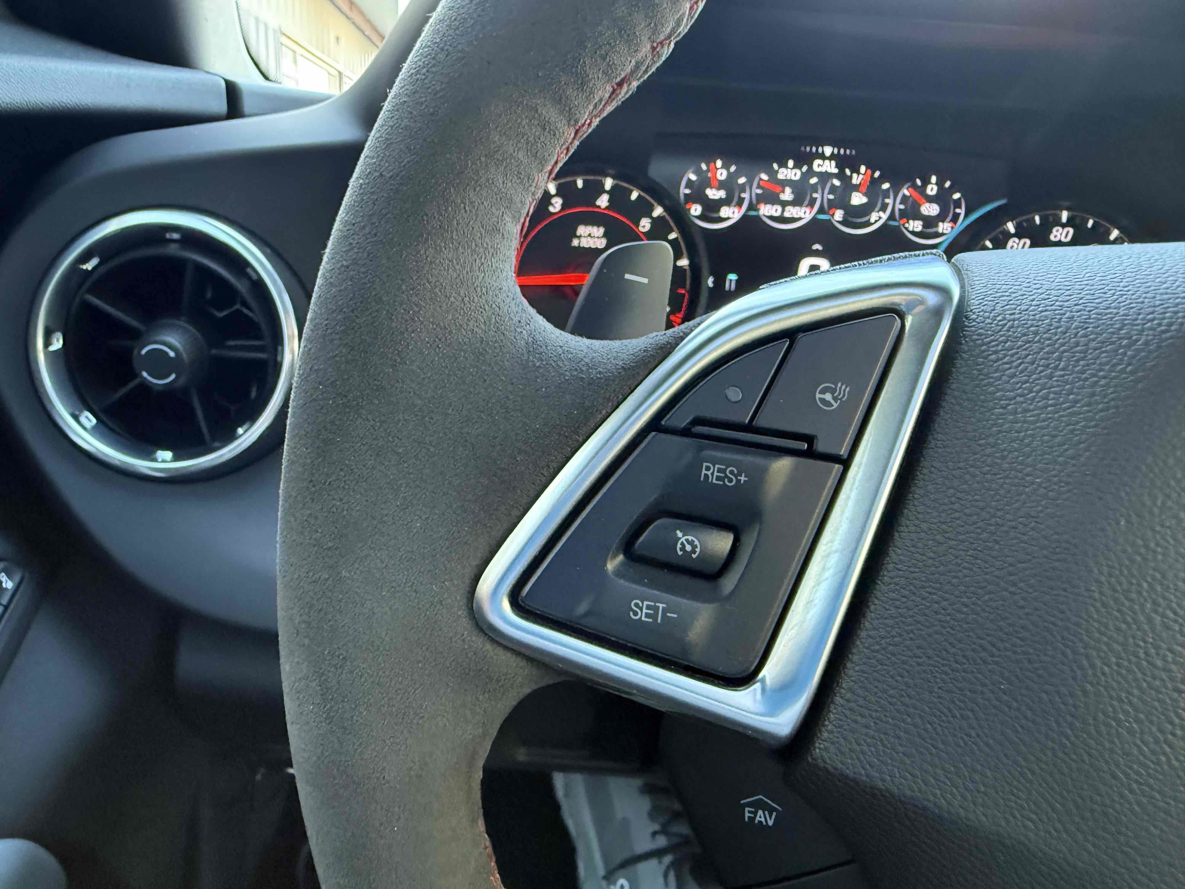 Used 2018 Chevrolet Camaro ZL1 image 50