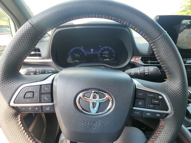 Certified 2025 Toyota Sienna XSE w/ XSE Plus Package AWD/4WD image 33