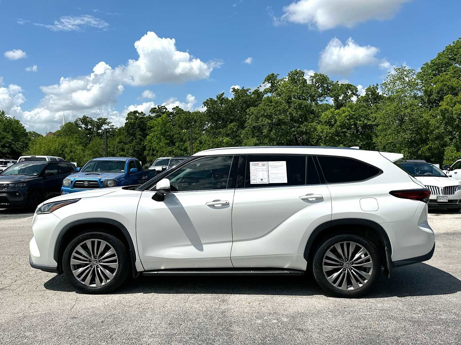 Used 2020 Toyota Highlander Platinum image 12