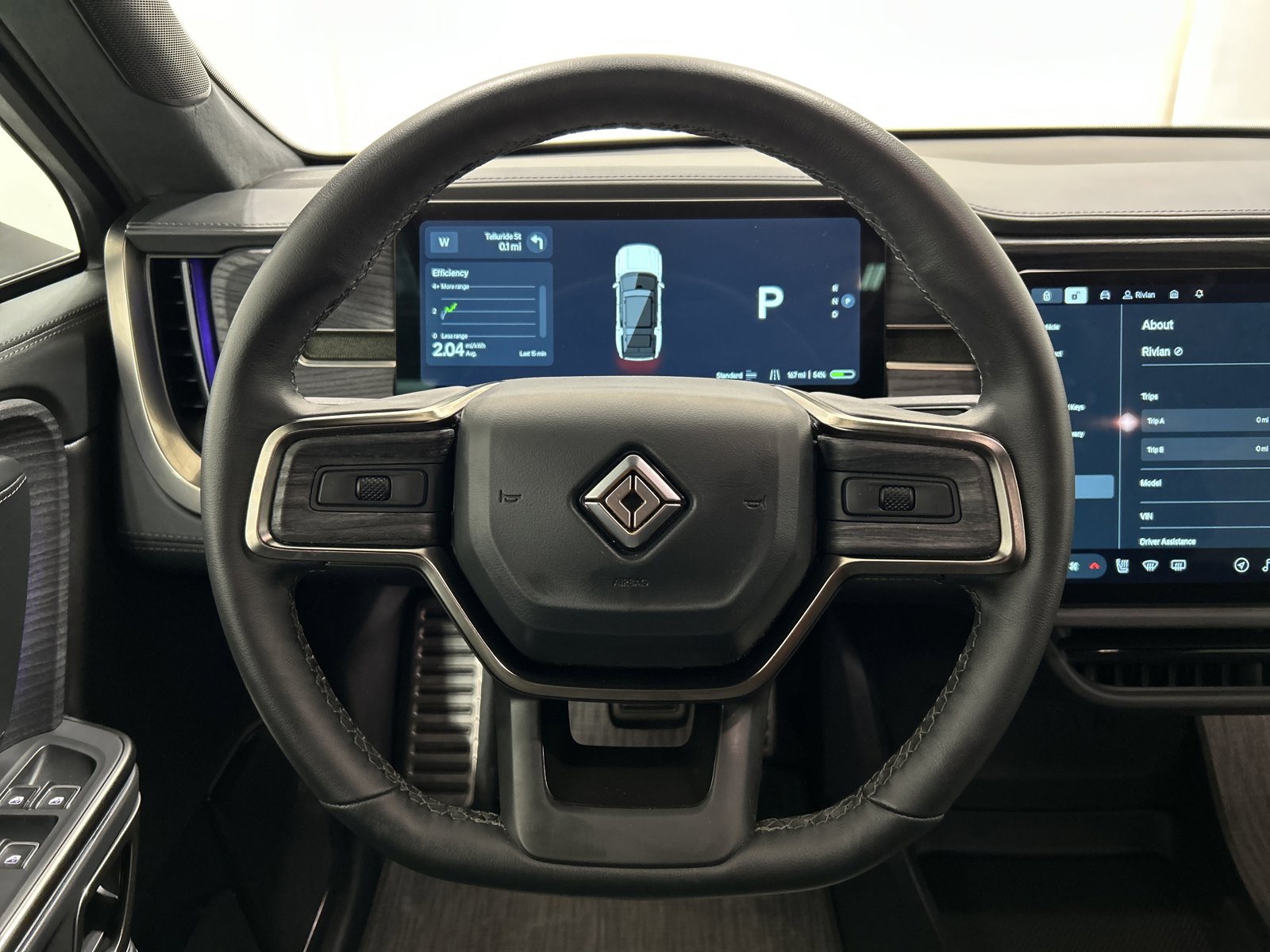 Used 2024 Rivian R1S Adventure image 28