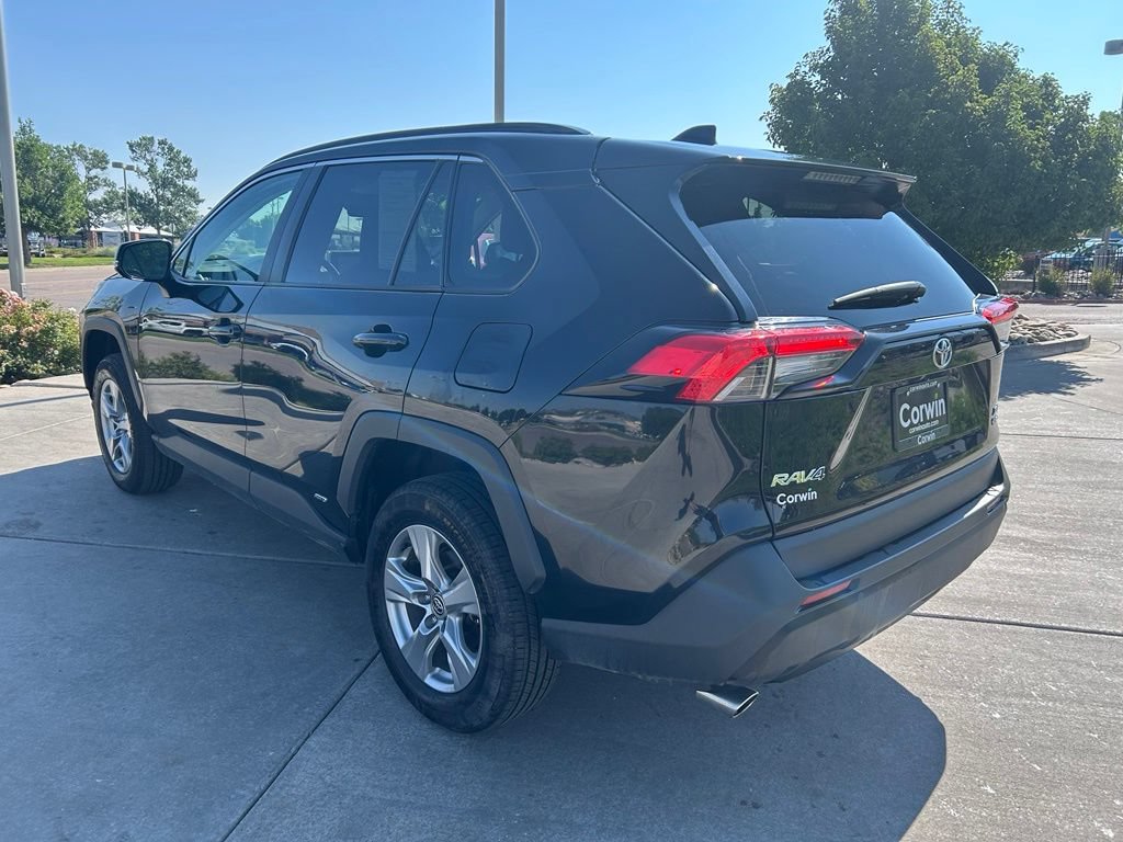 Used 2025 Toyota RAV4 XLE AWD/4WD image 5