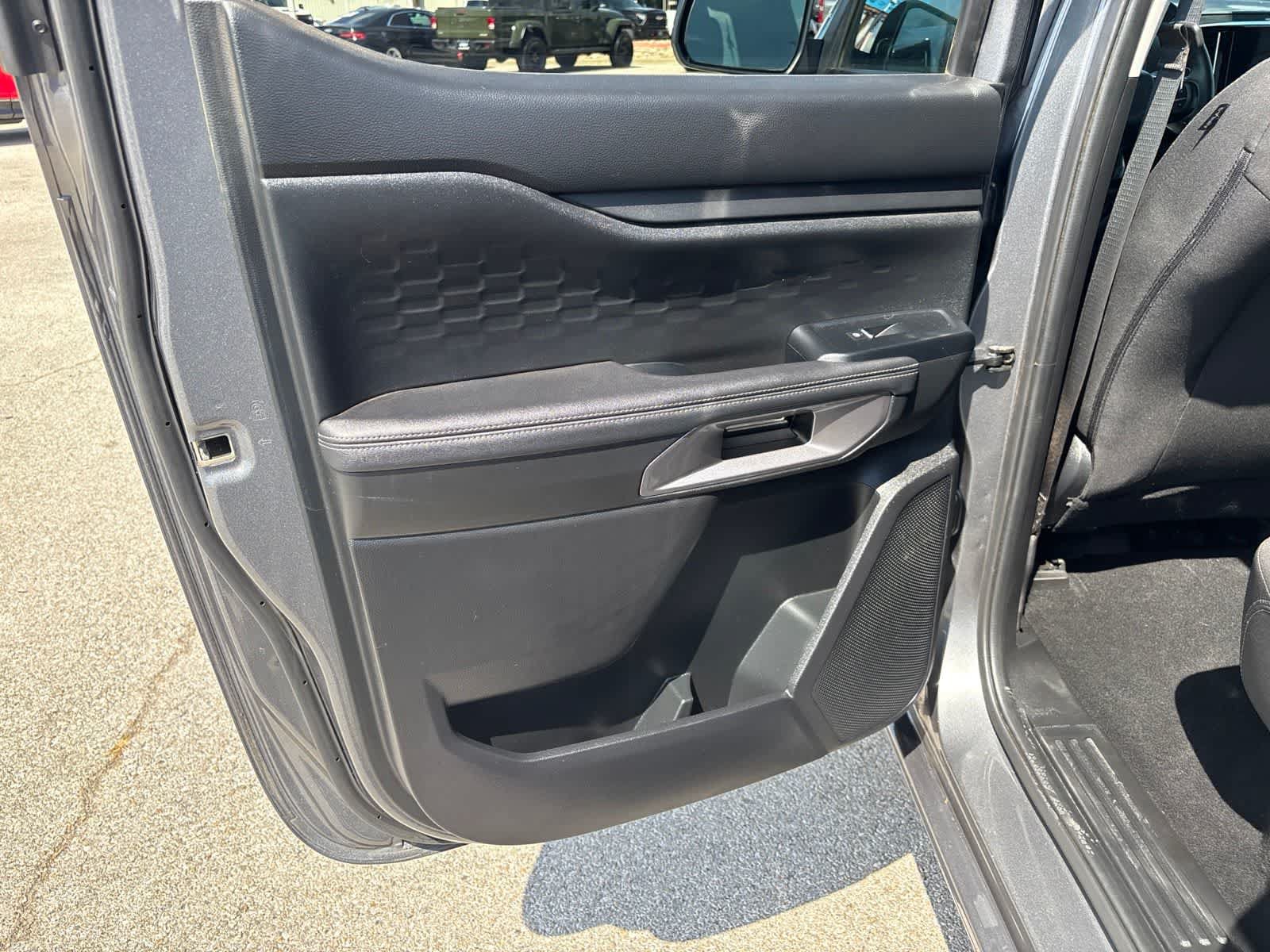 Used 2025 Ford Ranger XLT w/ Convenience Package RWD image 11