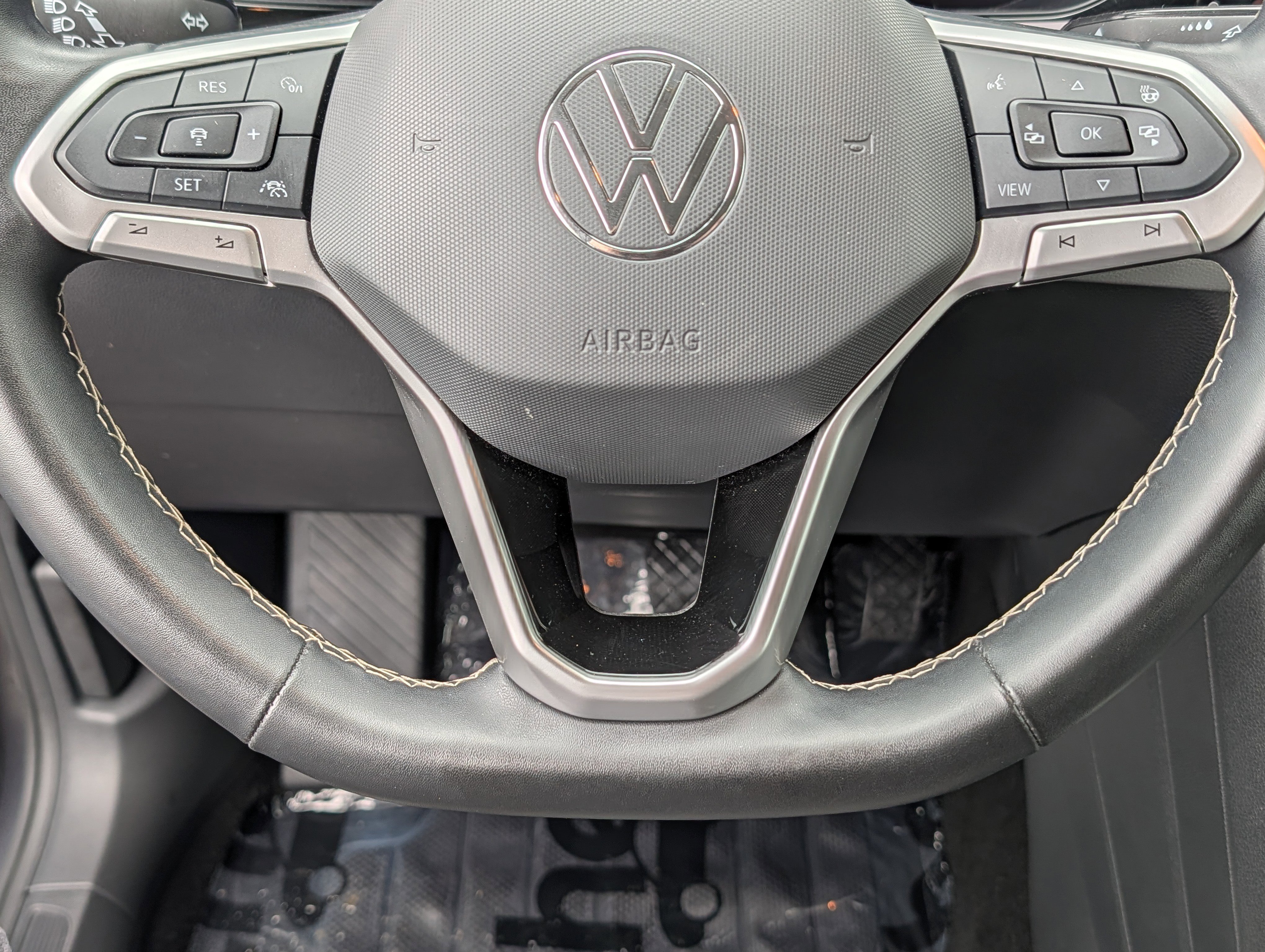 Certified 2024 Volkswagen Taos S FWD image 25