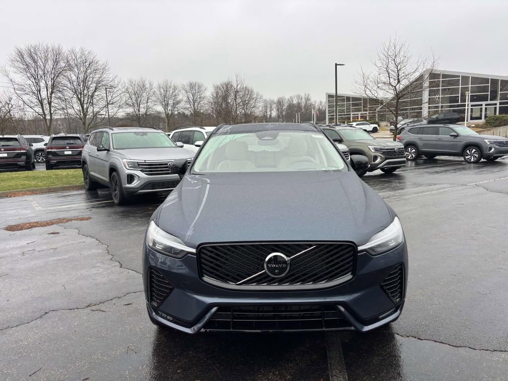 New 2026 Volvo XC60 B5 Ultra w/ Protection Package Premier image 2