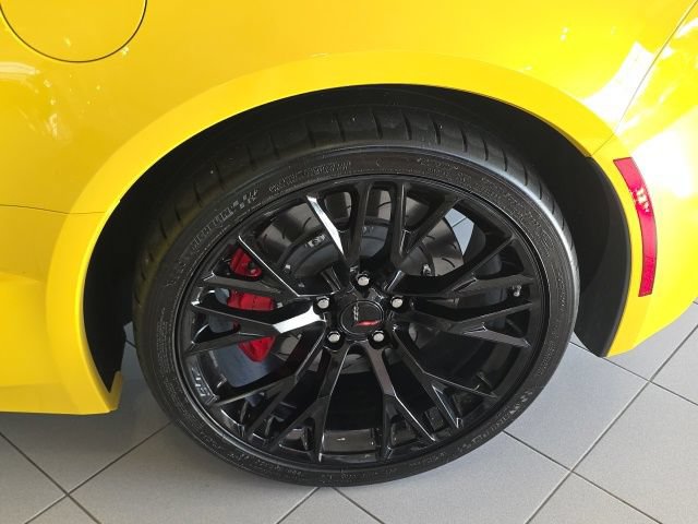Used 2016 Chevrolet Corvette Z06 w/ 3LZ Preferred Equipment Group RWD image 8