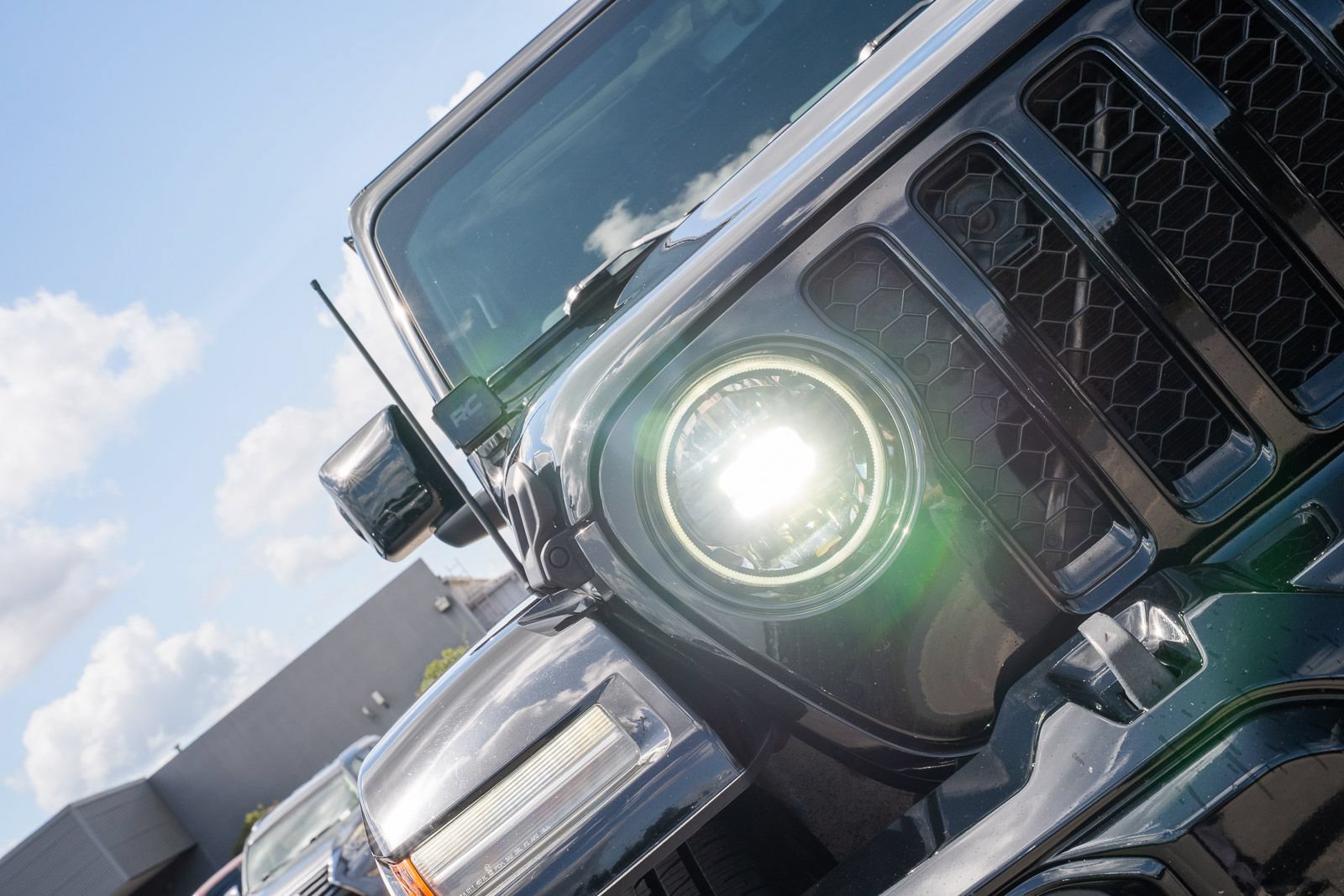 Used 2023 Jeep Gladiator Overland AWD/4WD image 10