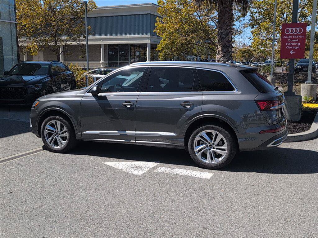 Used 2023 Audi Q7 2.0T Premium w/ Convenience Package AWD/4WD image 9