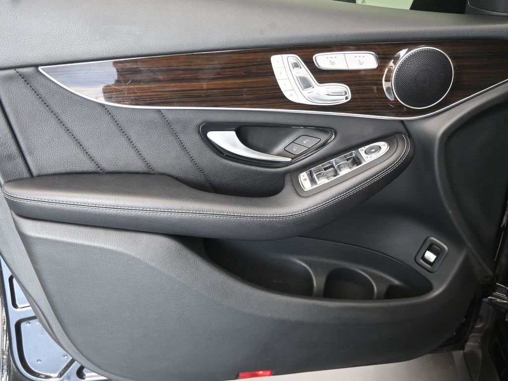 Used 2021 Mercedes-Benz GLC 300 4MATIC Coupe image 25