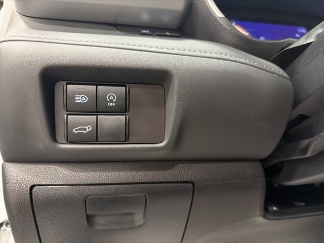Certified 2024 Toyota Highlander AWD image 19
