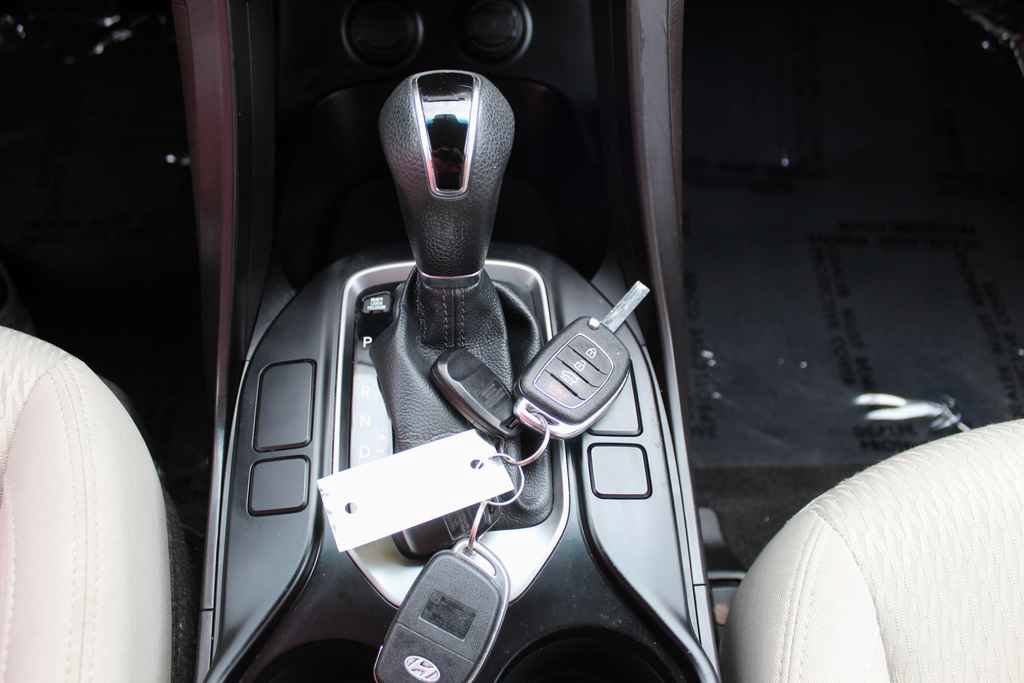 Used 2017 Hyundai Santa Fe Sport AWD/4WD image 23