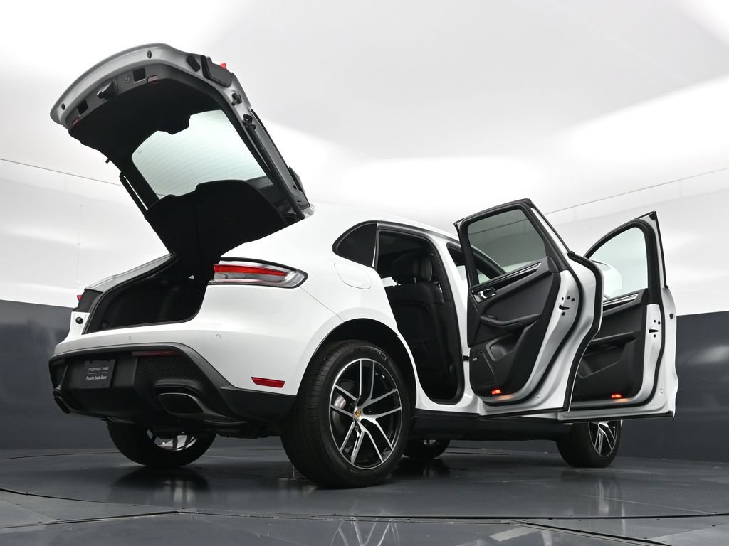 New 2026 Porsche Macan AWD/4WD image 35