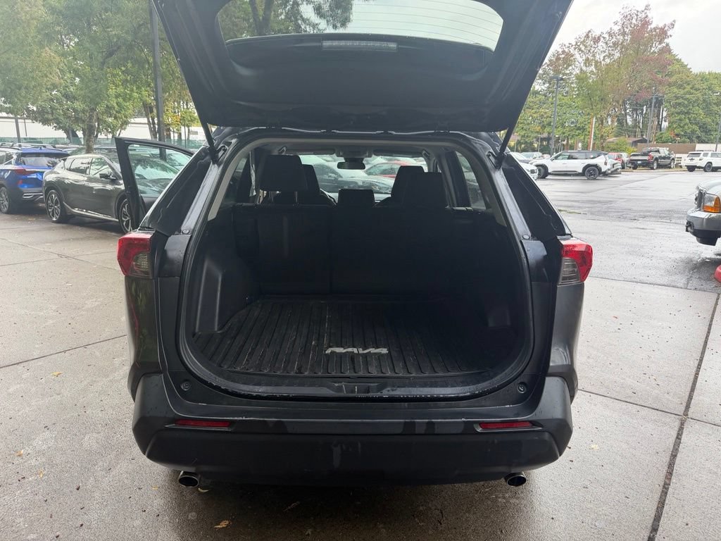 Used 2020 Toyota RAV4 LE w/ All Weather Liner Package AWD/4WD image 15