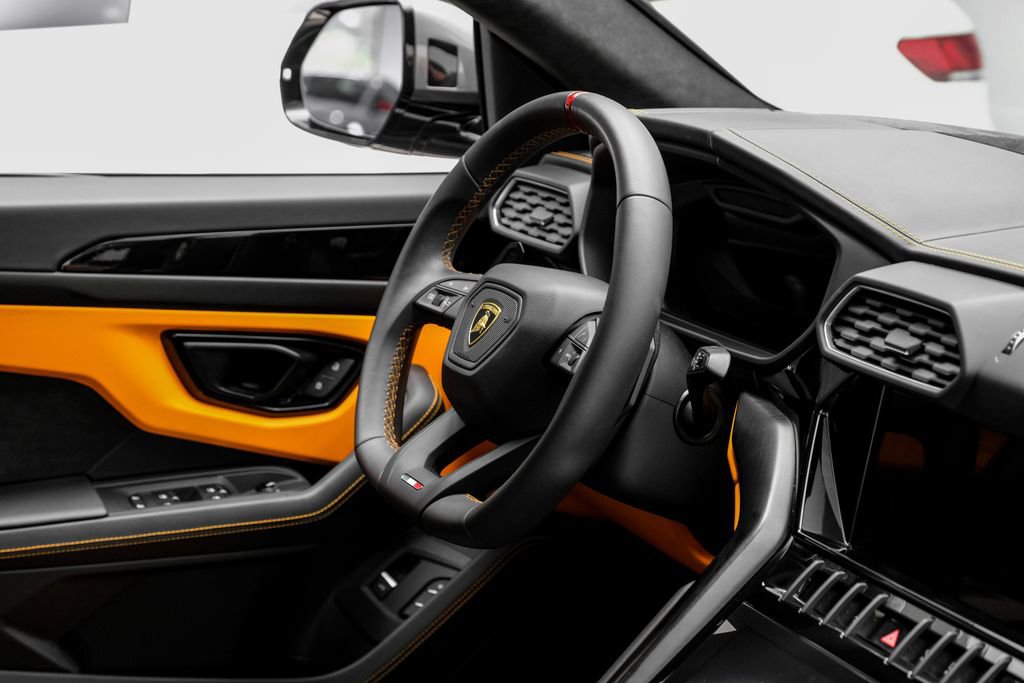 Used 2024 Lamborghini Urus S AWD/4WD image 17