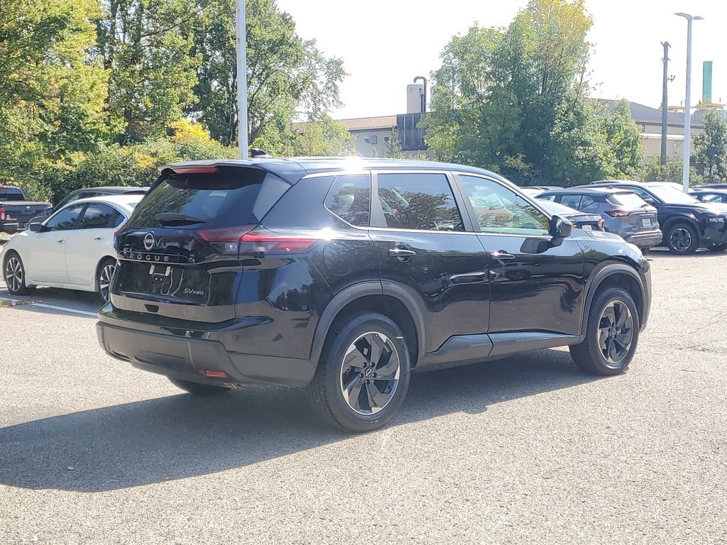 Used 2024 Nissan Rogue SV image 5