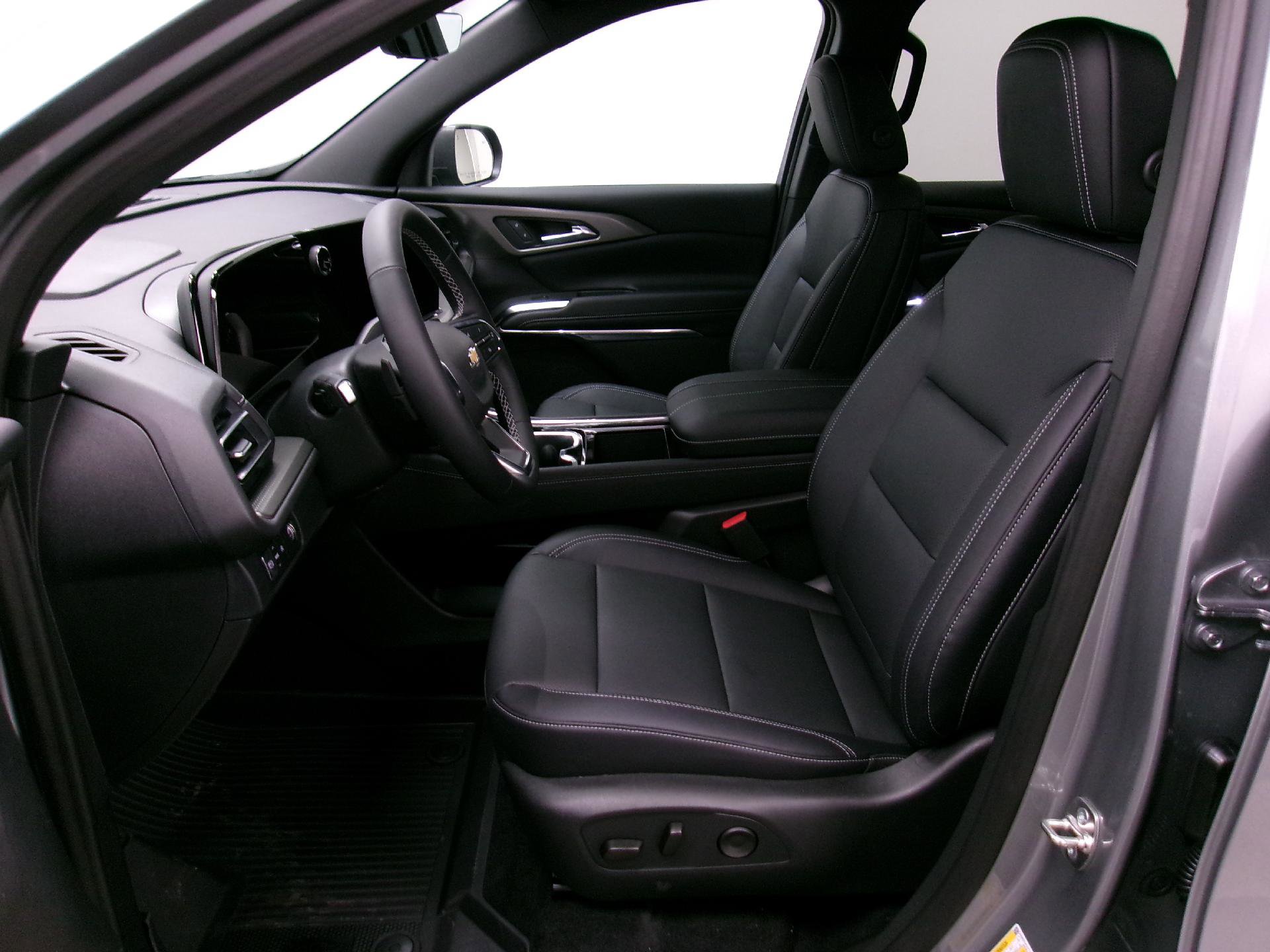 New 2026 Chevrolet Traverse LT w/ Driver Confidence Package FWD image 8