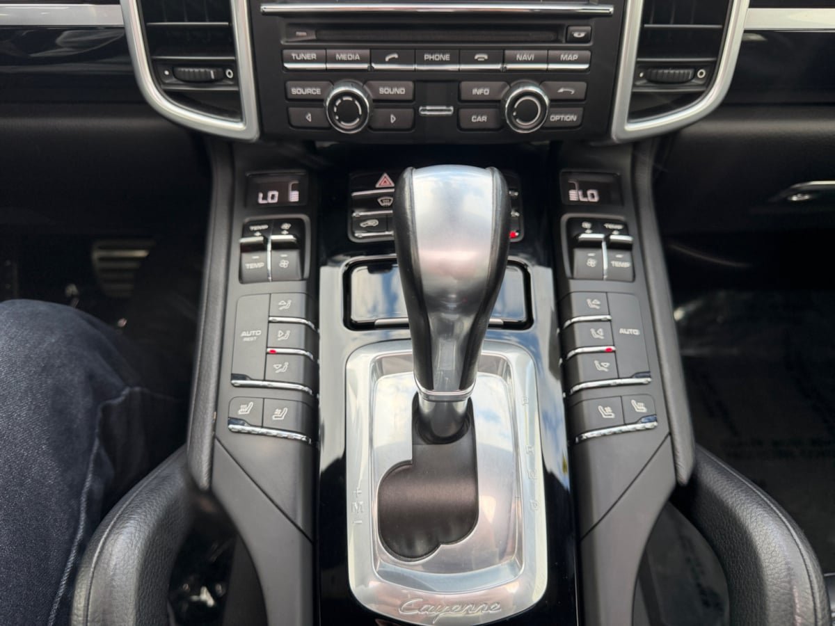 Used 2016 Porsche Cayenne S AWD/4WD image 16