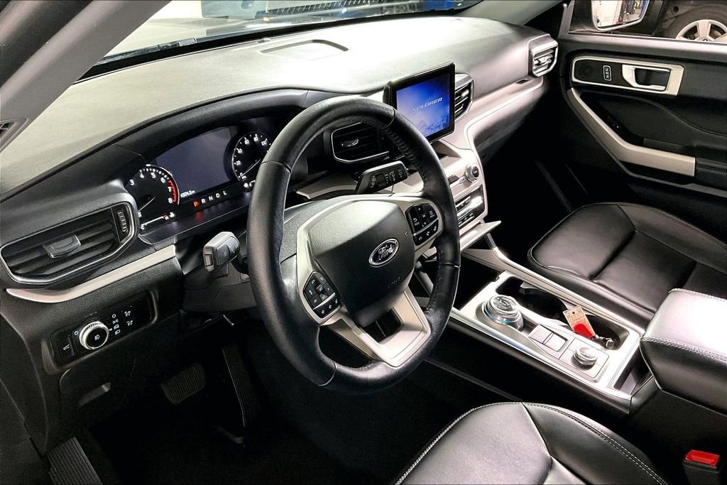 Used 2023 Ford Explorer XLT w/ Equipment Group 202A image 13