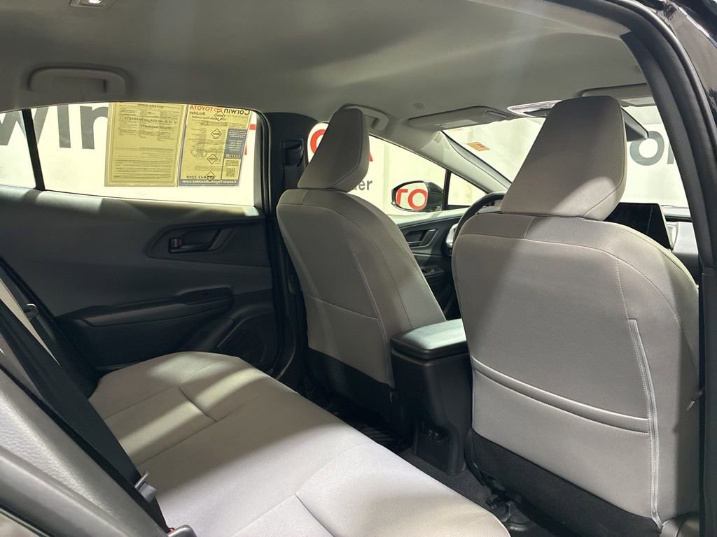 Used 2025 Toyota Prius LE AWD/4WD image 16