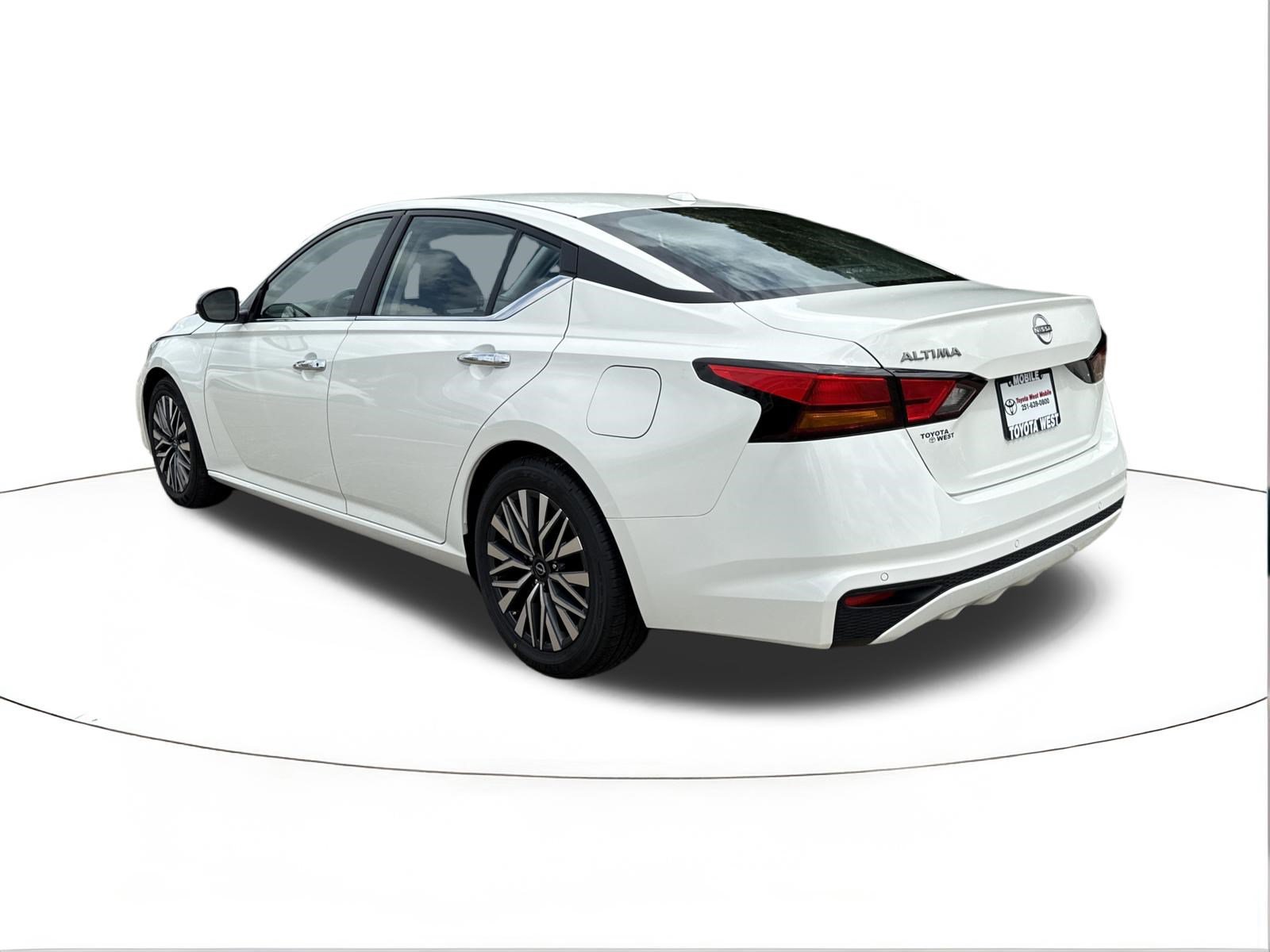 Used 2025 Nissan Altima 2.5 SV FWD image 5
