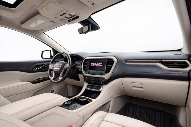 Used 2021 GMC Acadia Denali w/ Denali Ultimate Package image 18
