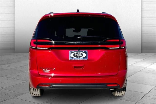 New 2026 Chrysler Pacifica Select w/ S Appearance Package FWD image 33