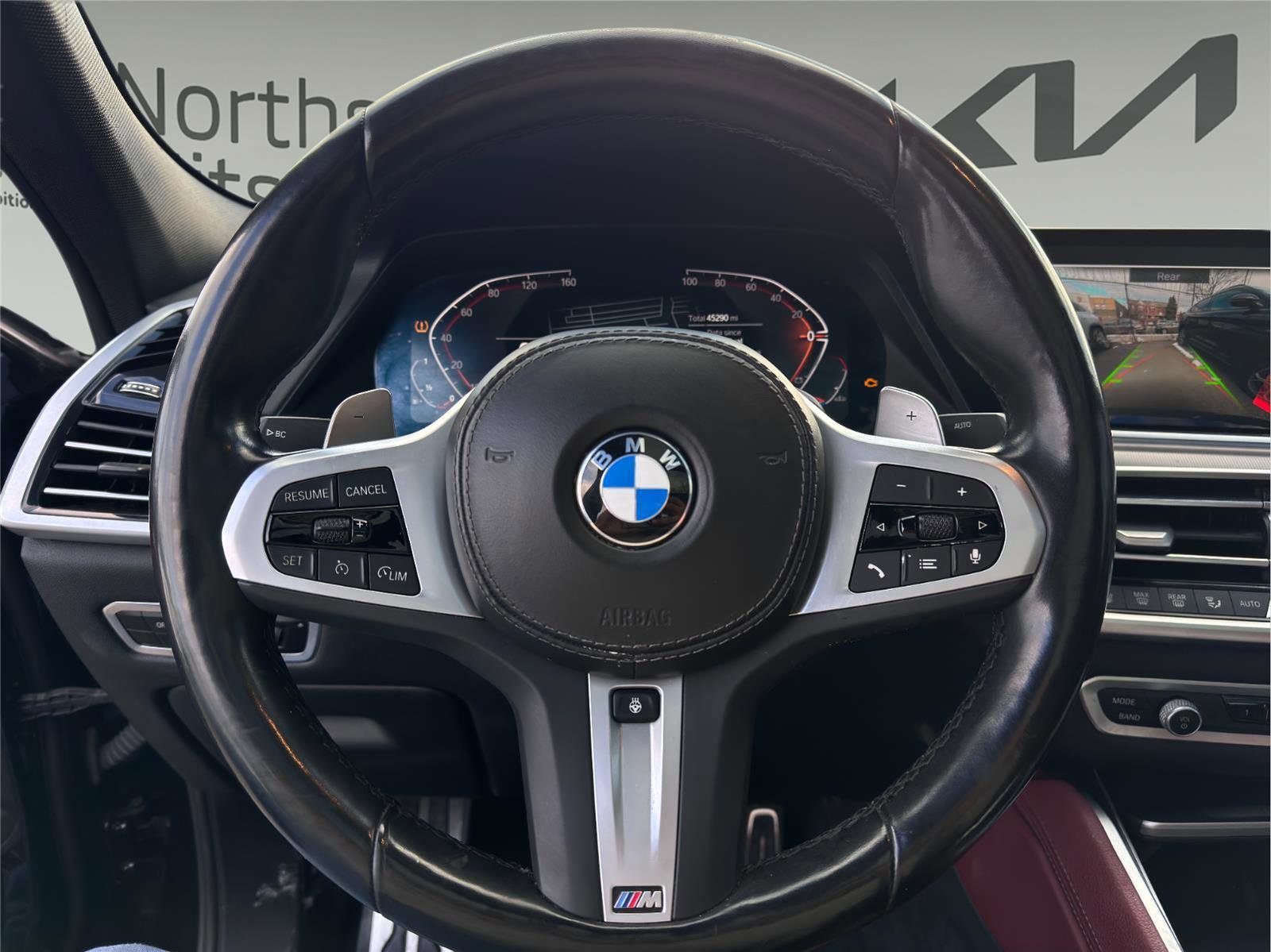 Used 2022 BMW X6 xDrive40i w/ M Sport Package image 11
