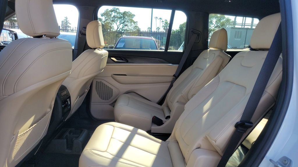 New 2025 Jeep Grand Cherokee L Limited w/ Black Appearance Package image 13
