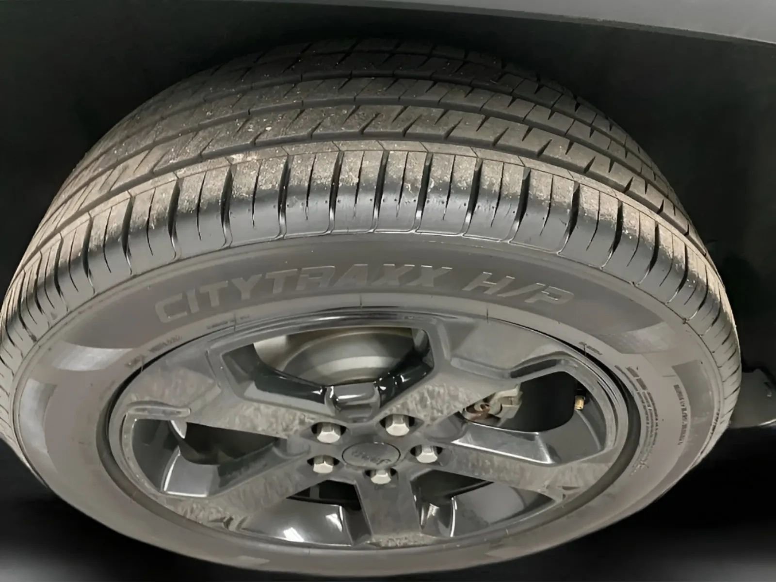 Used 2019 Jeep Grand Cherokee Laredo RWD image 28