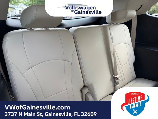 Used 2024 Buick Enclave Essence FWD image 9
