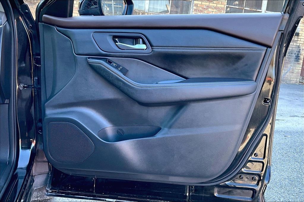 Used 2023 Nissan Rogue SL w/ SL Premium Package image 22