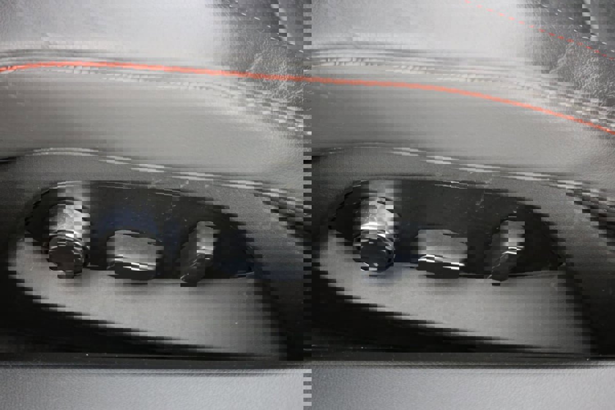 Used 2022 Chevrolet Corvette Stingray Premium Conv w/ Z51 Performance Package image 22