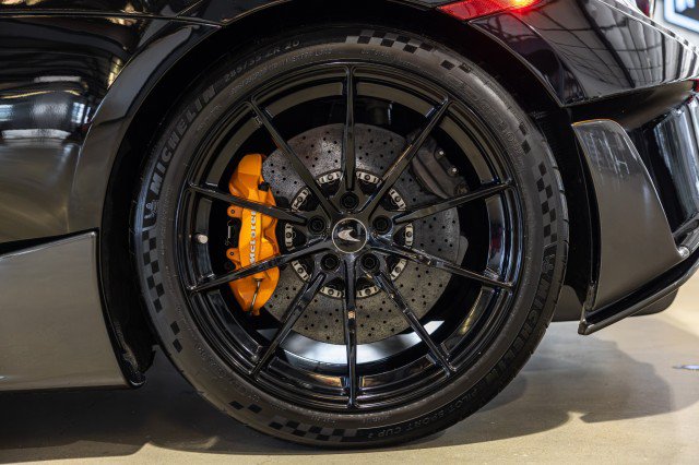 Used 2020 McLaren 600LT Spider RWD image 27
